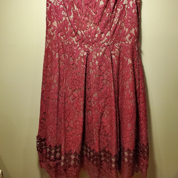 Eliza J. Magenta Lace Dress - Picture 3 of 7